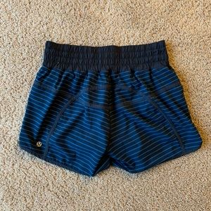 Lululemon Tracker V shorts 4”🍋